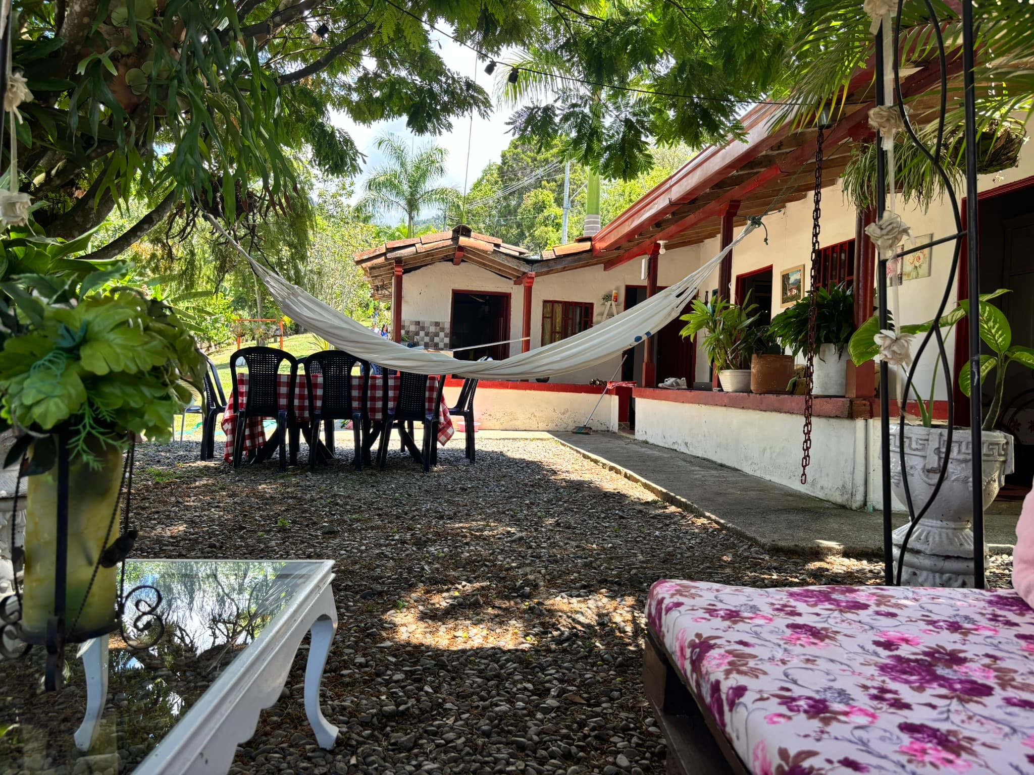 Zona de tertulia para compartir en familia en Finca Tarso